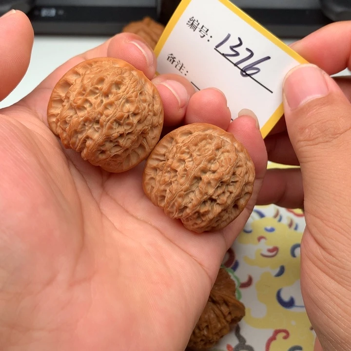 小***G文玩核桃把件37血麒麟1376