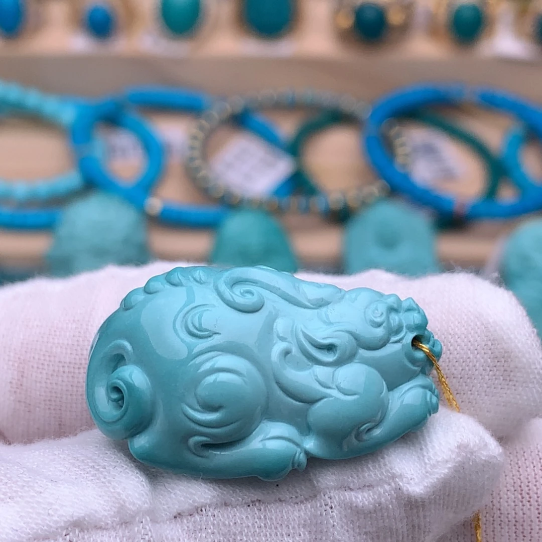 绿松石未镶嵌珠宝奇石