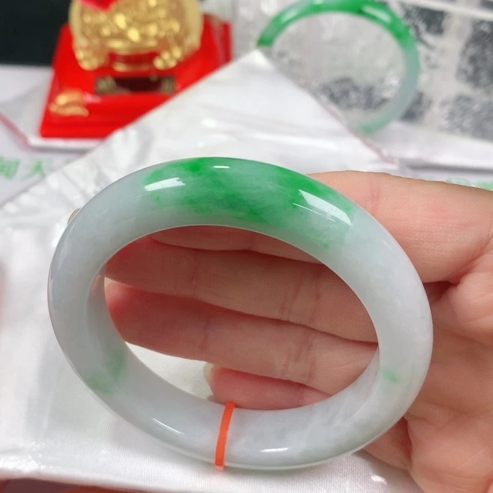翡翠手镯未镶嵌  编号DH1230 正圈54