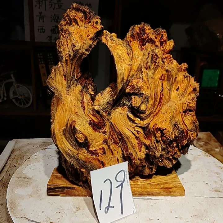 松木手****哥129号北沉香琥珀木天然造型