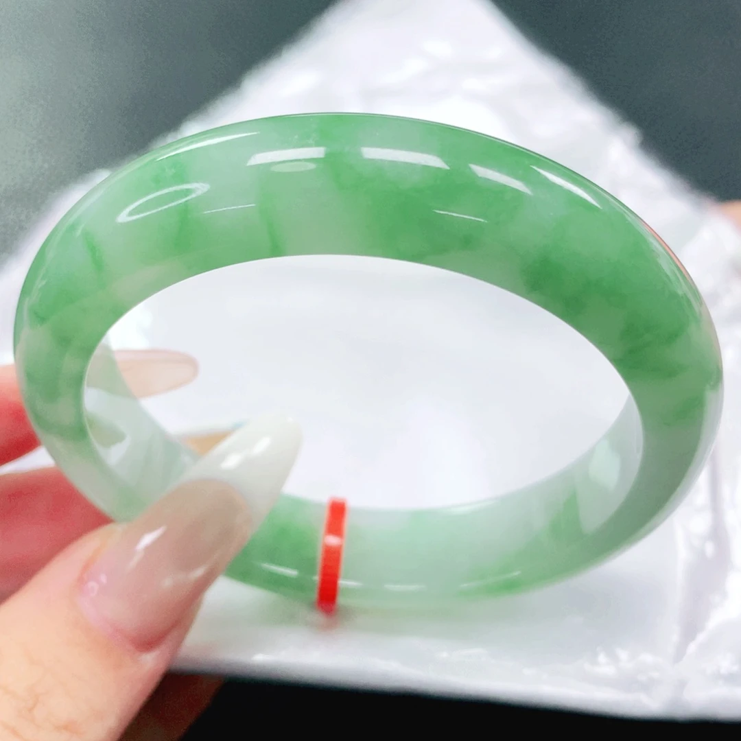 未镶嵌手镯翡翠54。