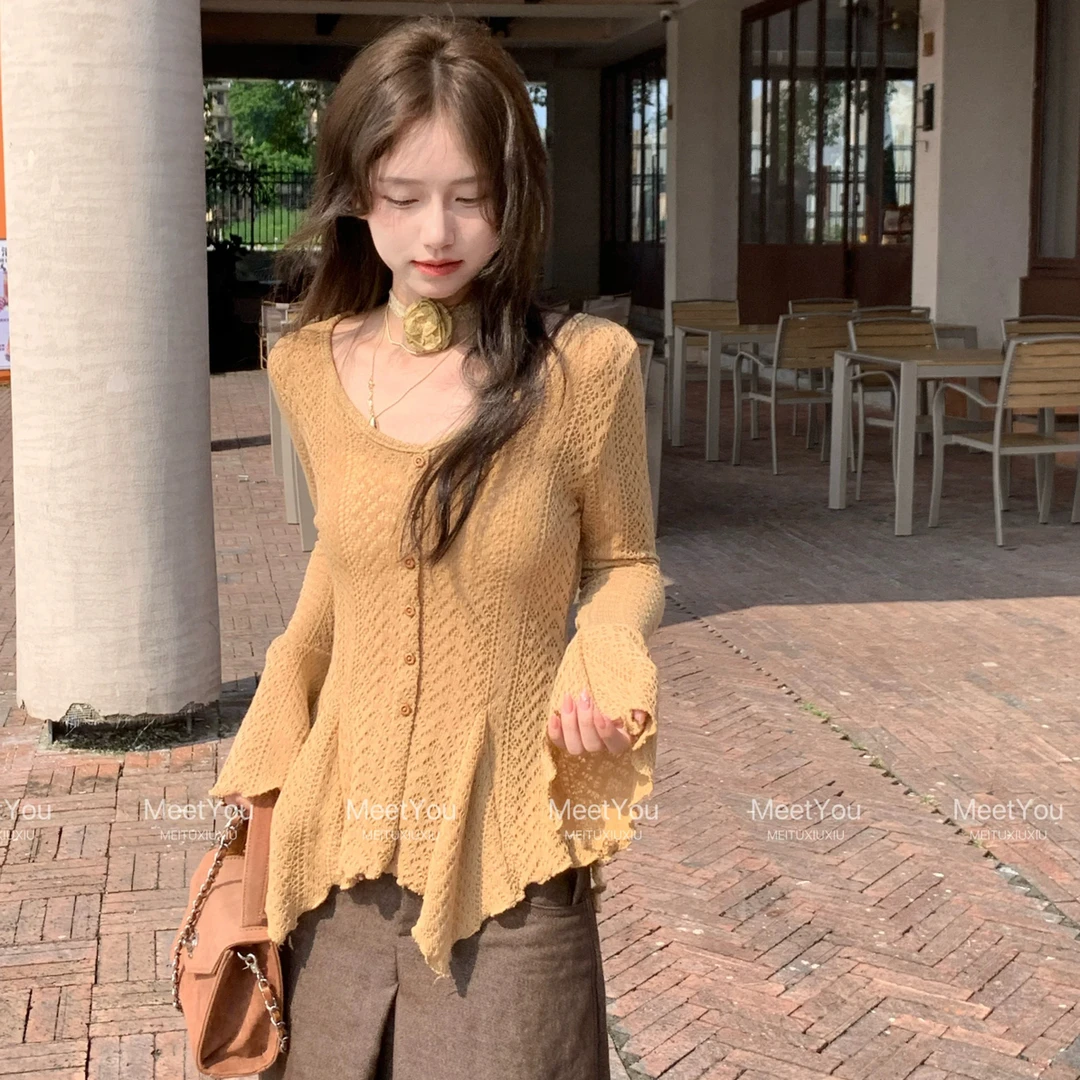 韩系早秋气质通勤高级感喇叭袖不规则针织收腰显瘦小衫网红ins