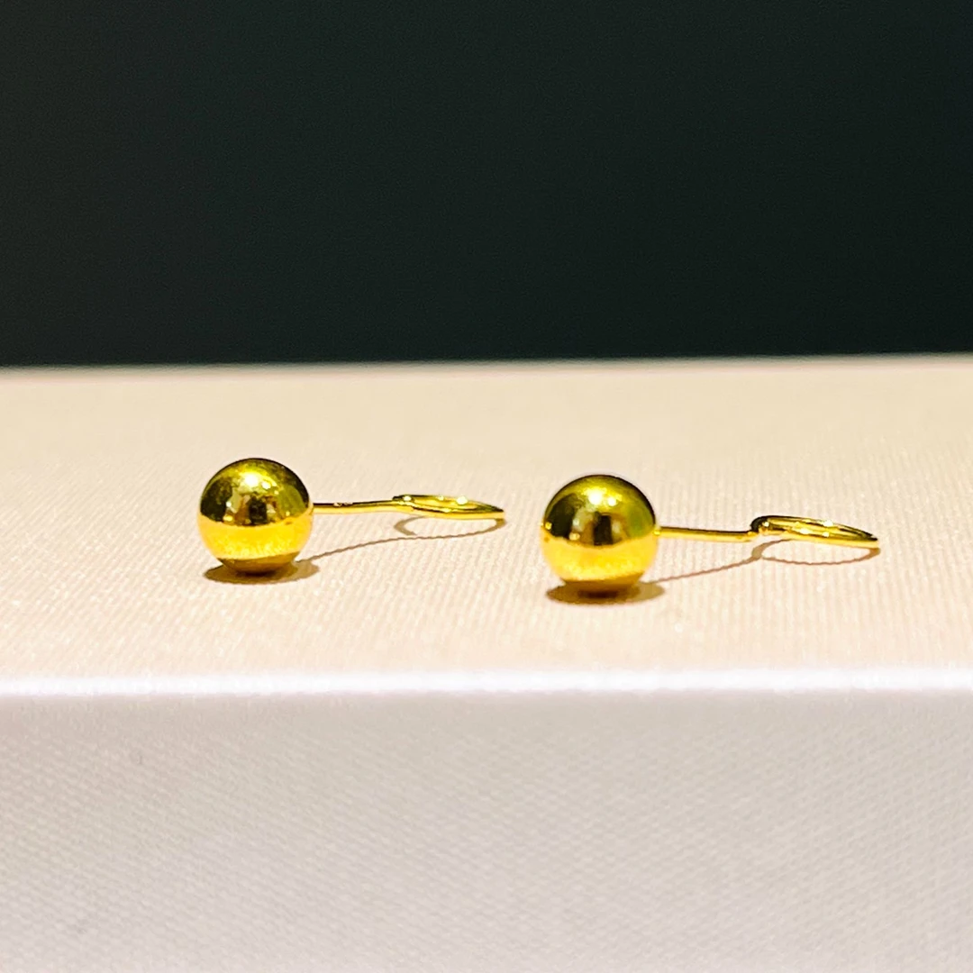 明牌珠宝楼哥甄选足金999 泡钉弯钩耳钉多样性发货 约卡4mm