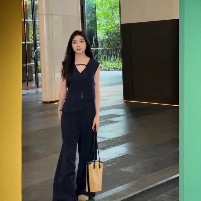 夏2025新款小个子套装女慵懒时尚休闲高腰纯色背心阔腿裤两件套