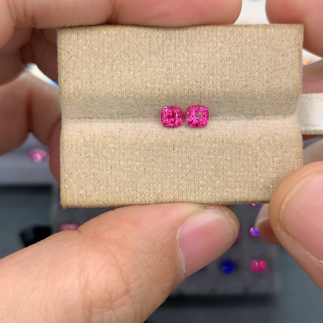 尖晶石裸石65分一对绝地耳钉料