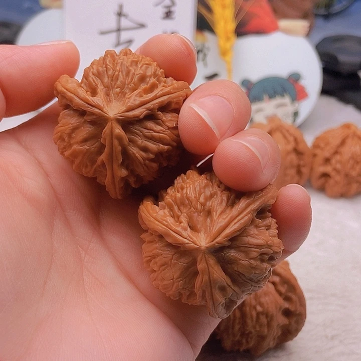 吊坠文玩核桃天**勤三棱