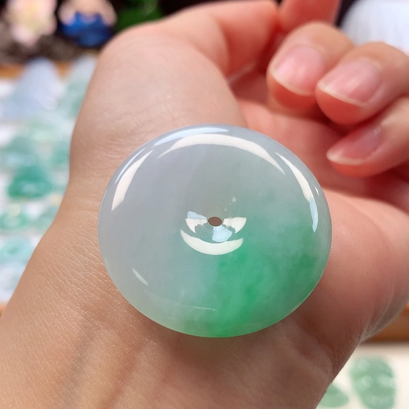 【闪购商品】翡翠未镶嵌吊坠(不含链)