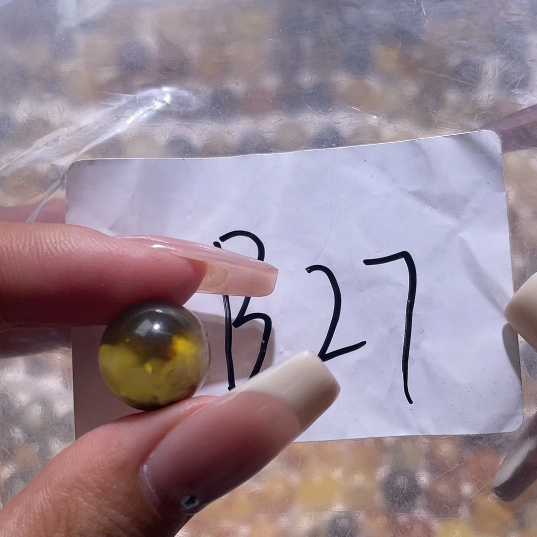 琥珀未镶嵌裸石13.5福利