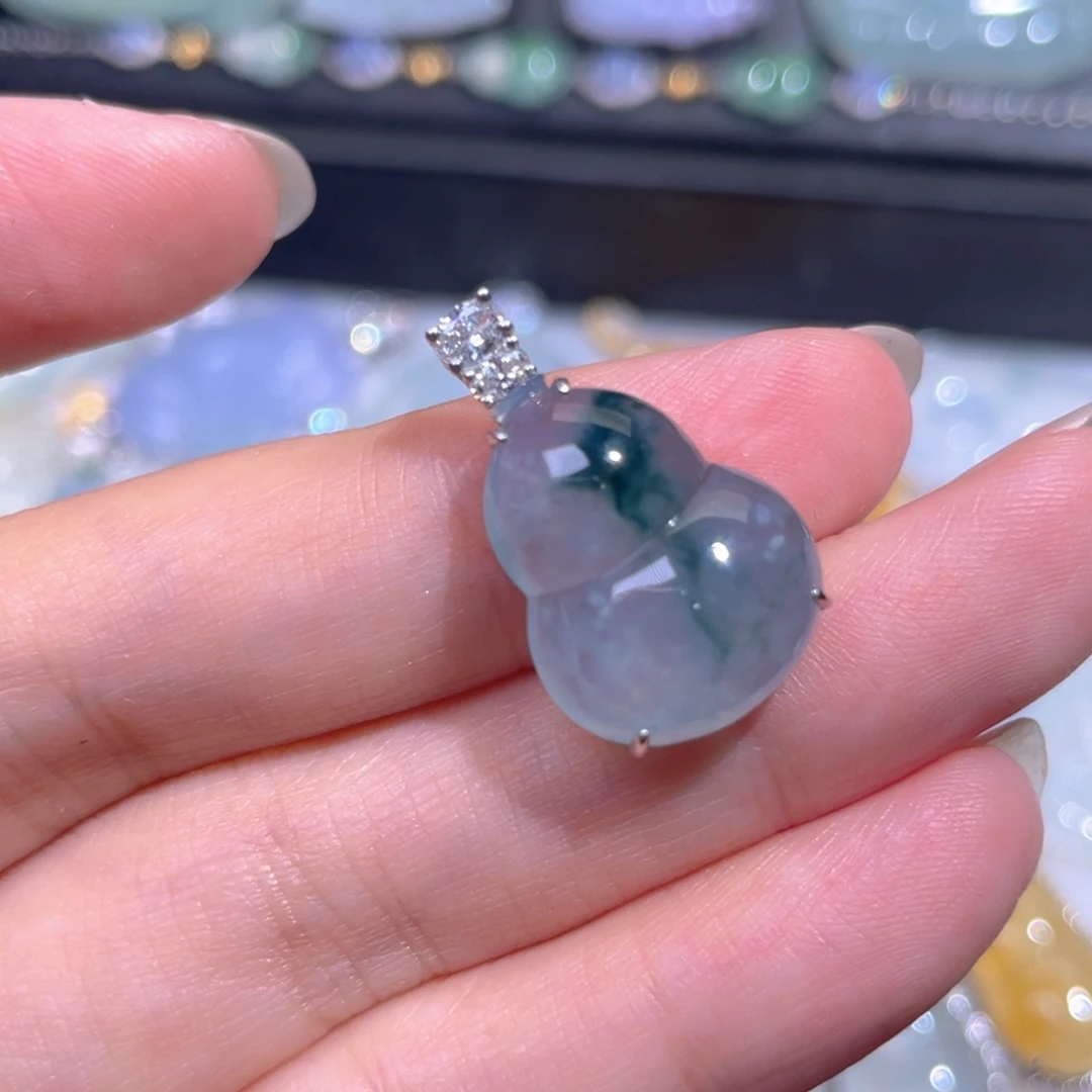 颈饰18K金镶嵌翡翠翡翠