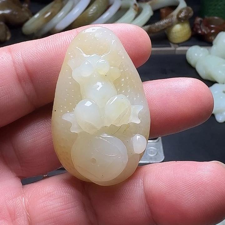 南红玛瑙未镶嵌挂件