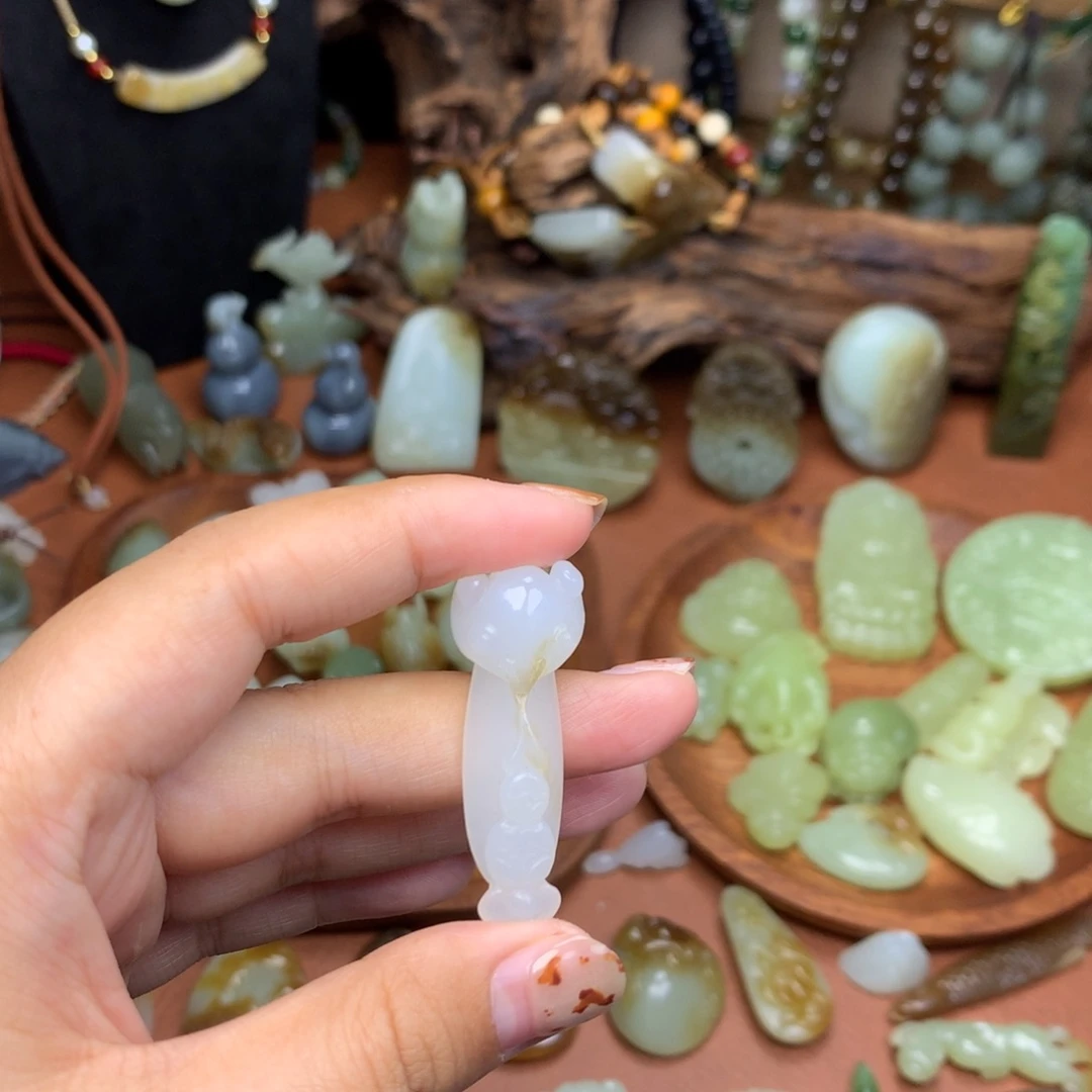 和田玉未镶嵌挂件