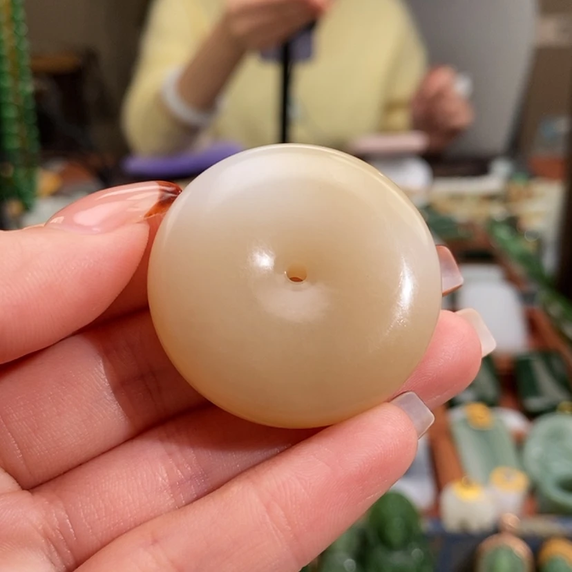 【闪购商品】吊坠(赠链)未镶嵌和田玉