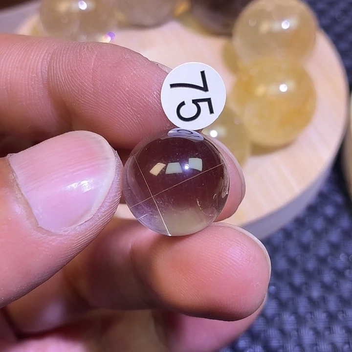 无***畏水晶吊坠(不含链)未镶嵌