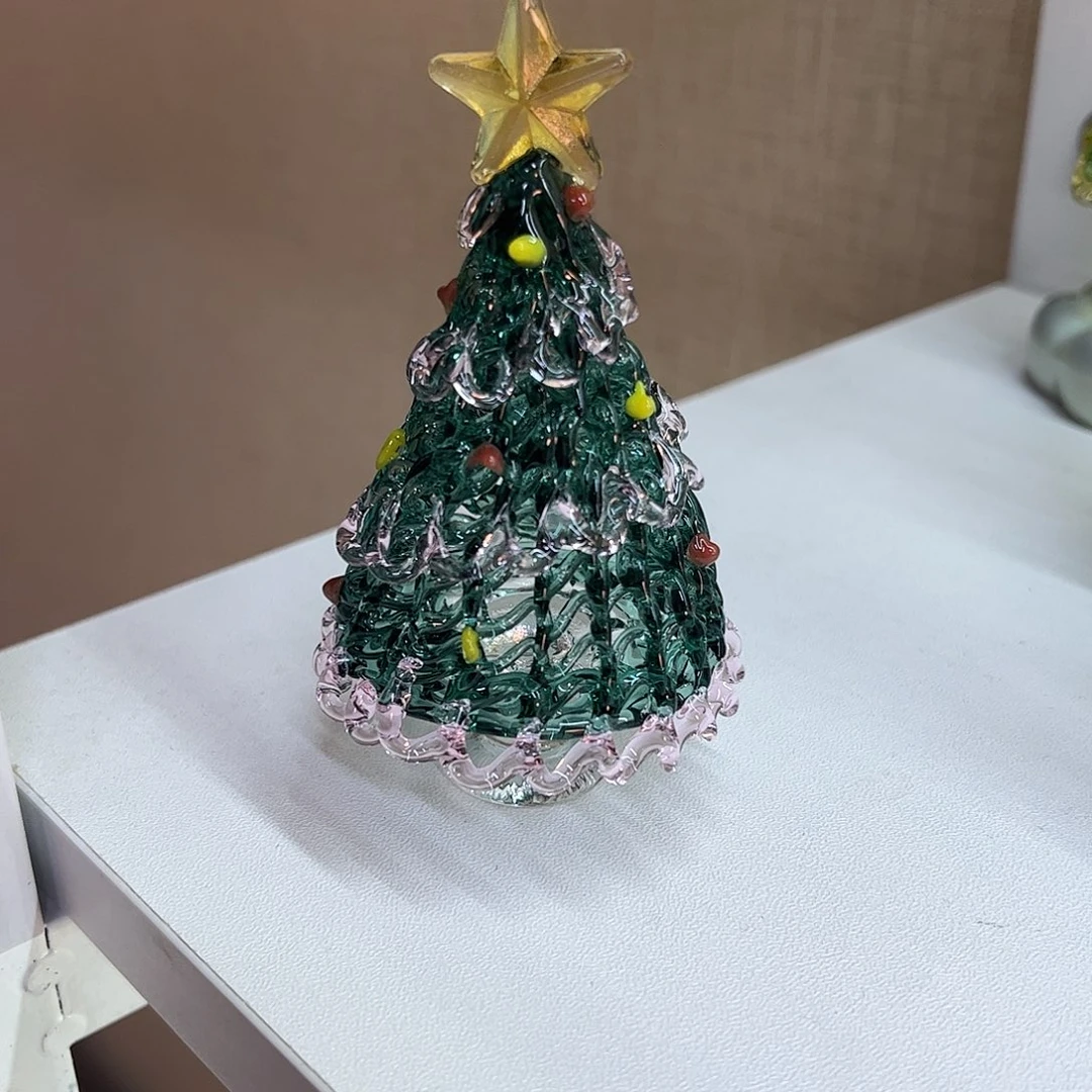 W***，琉璃手工艺品不转