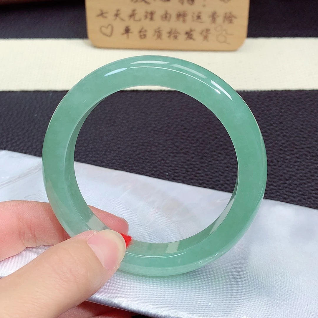 翡翠手镯未镶嵌558号
