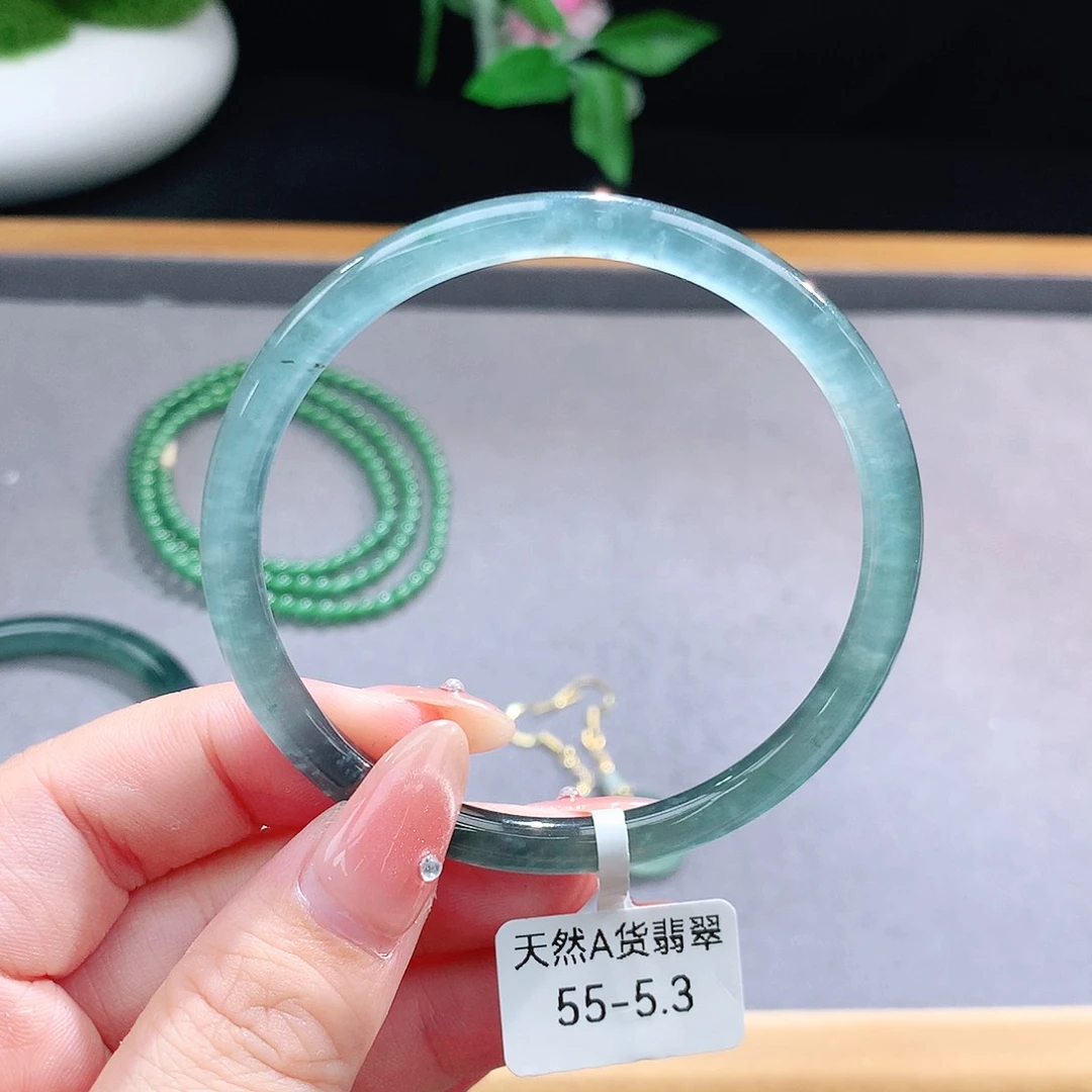 未镶嵌手镯（圆镯）翡翠