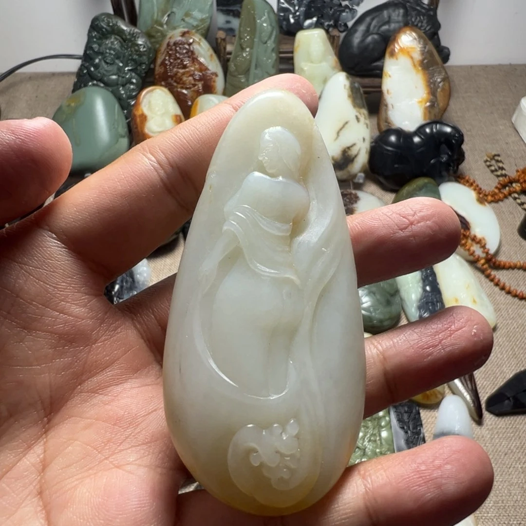 和田玉未镶嵌挂件遇贵人