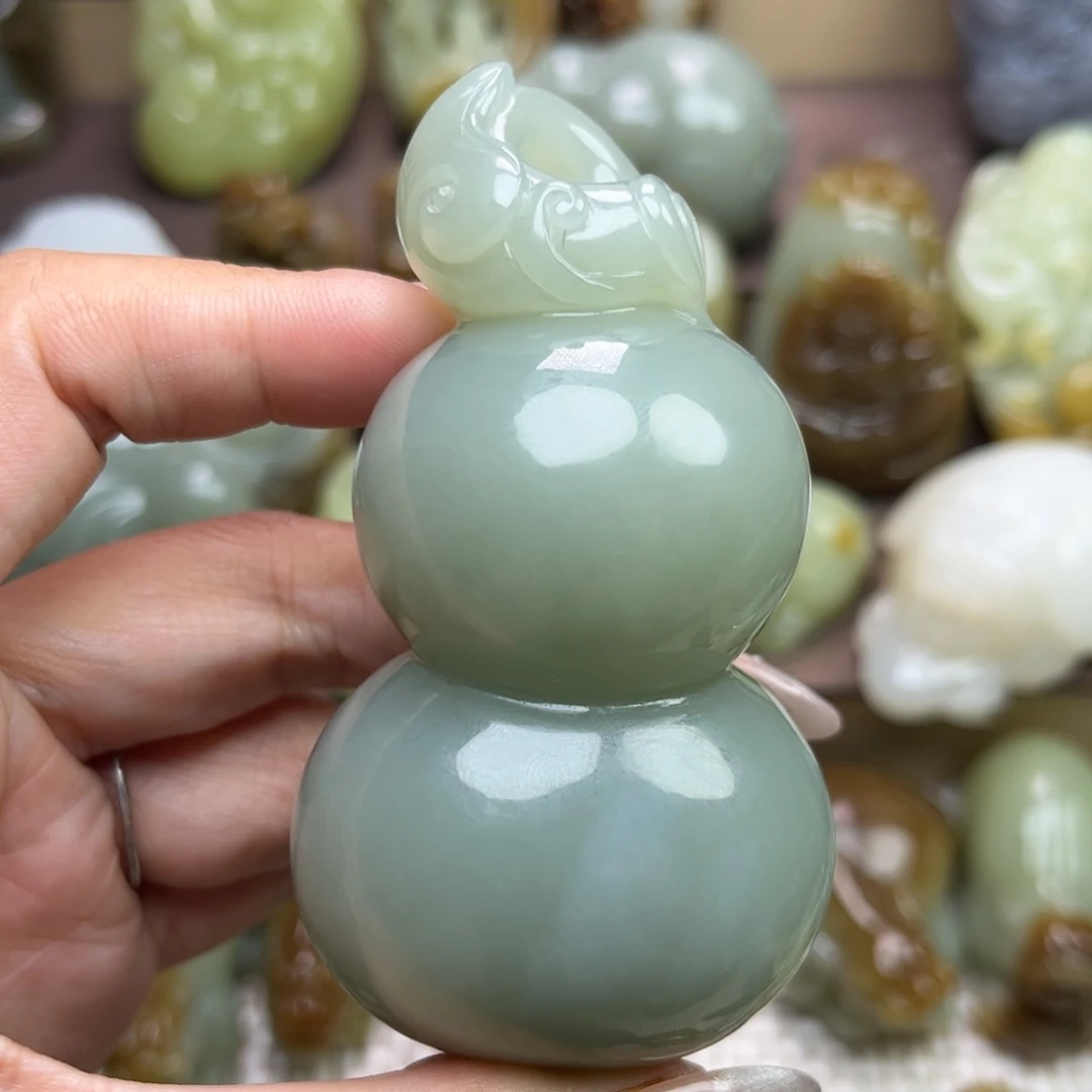 和田玉未镶嵌把件