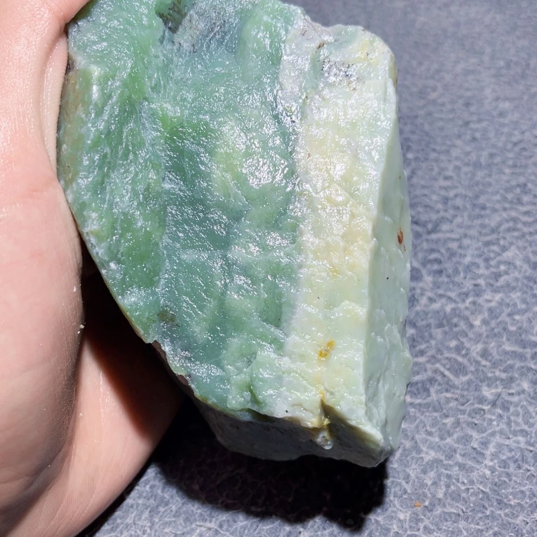 和田玉（糖玉）未镶嵌珠宝奇石