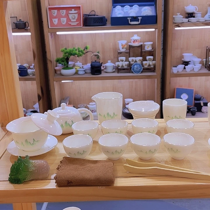 绿水青山羊脂玉套装