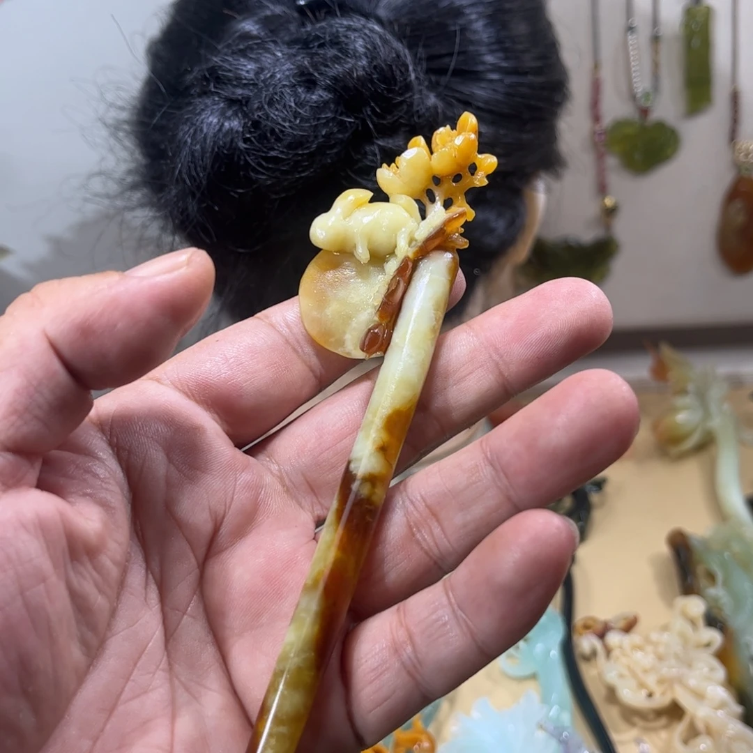 合金蛇纹石玉颈饰