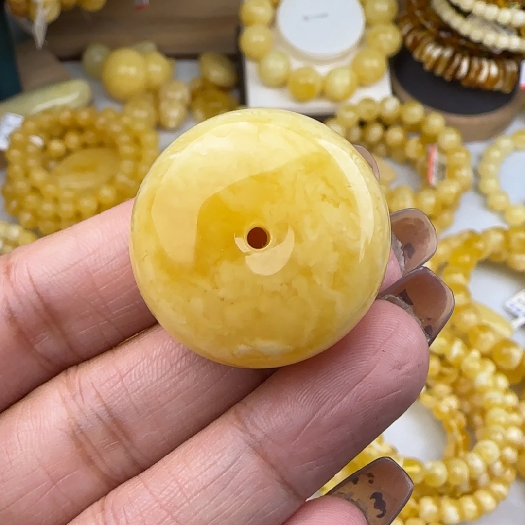 蜜蜡颈饰未镶嵌妖花平安扣