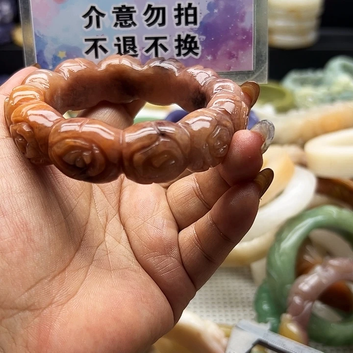 未镶嵌手镯石英岩玉