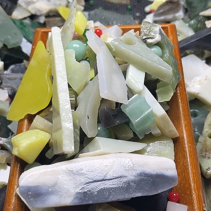 和田玉9K金镶嵌珠宝奇石K****控