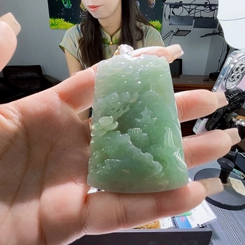 颈饰未镶嵌翡翠一个