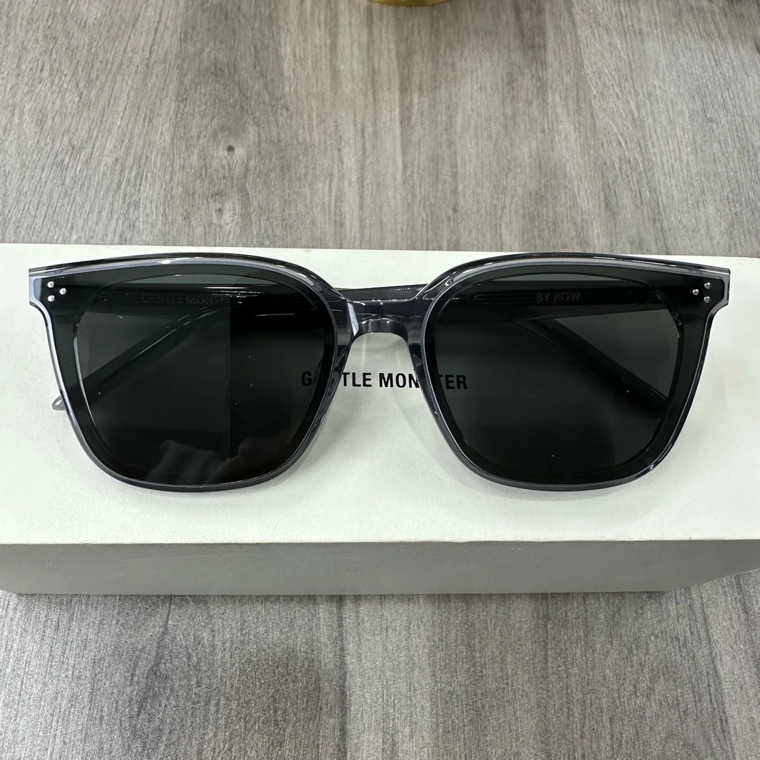 全新未使用 GUESS GM “by row”雾霾灰色 墨镜 全新有盒