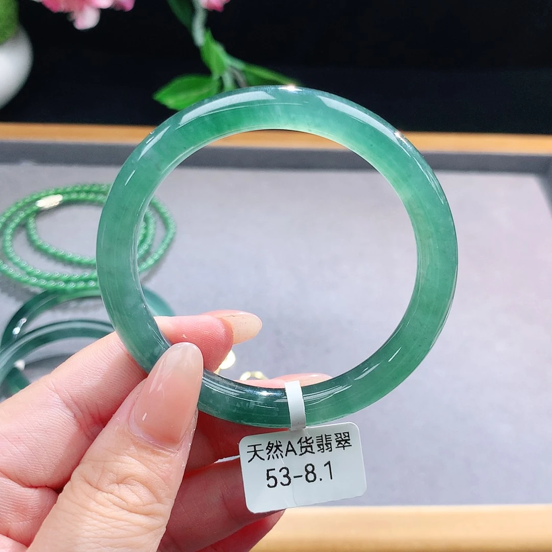 未镶嵌手镯（圆镯）翡翠