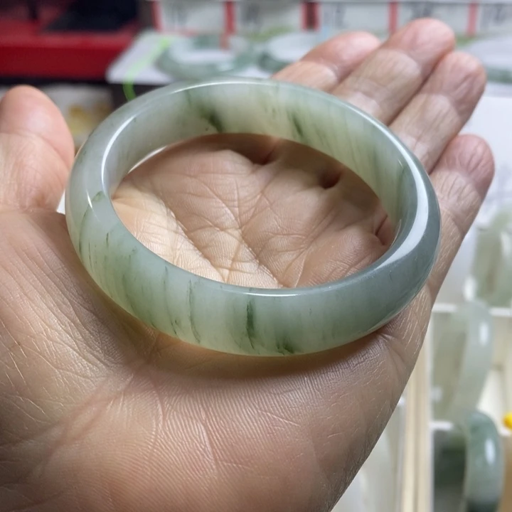 石英质玉未镶嵌手镯