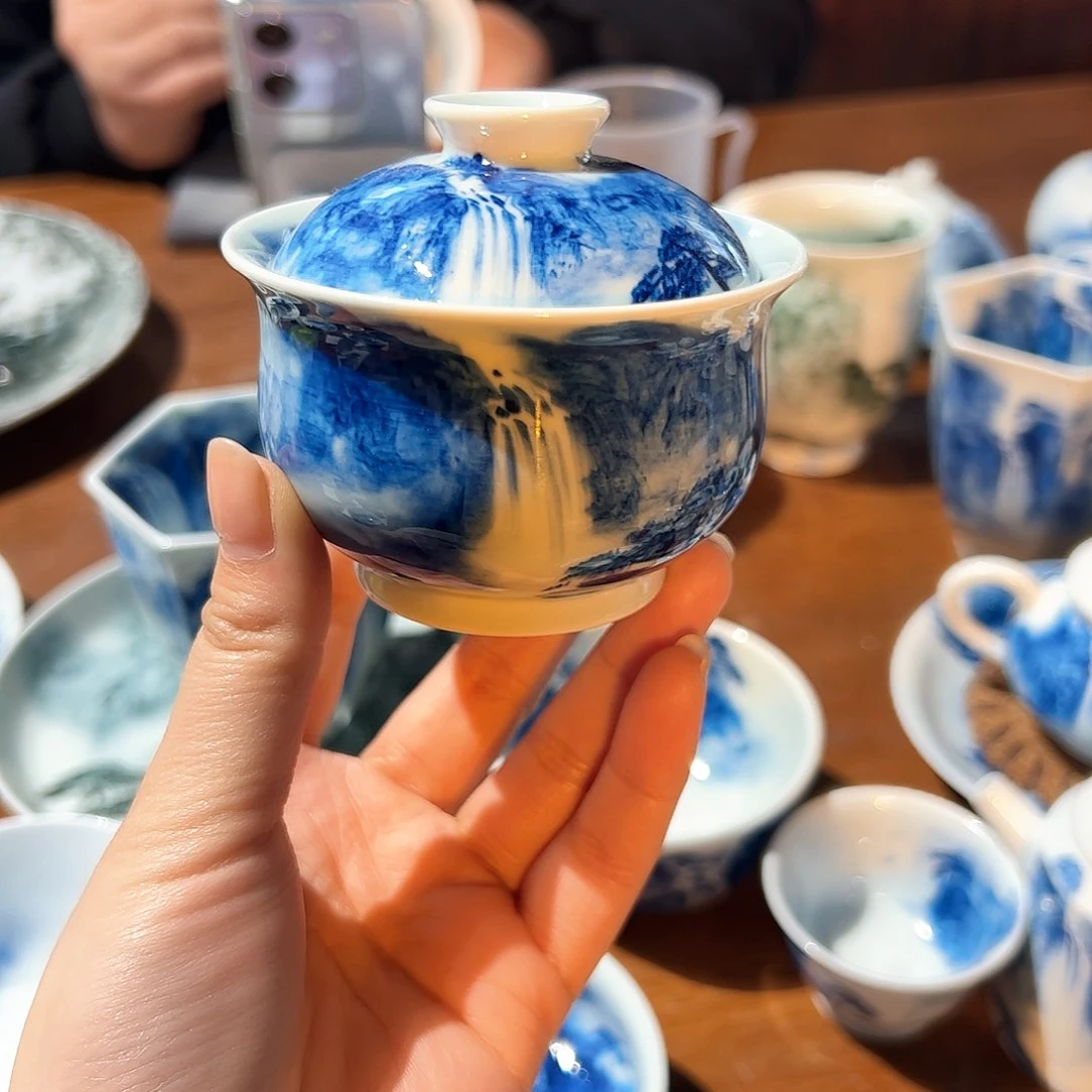 杯德**嘉青花手绘山水盖碗