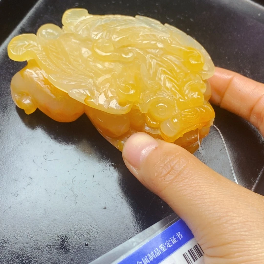 石英质玉（黄龙玉）未镶嵌颈饰