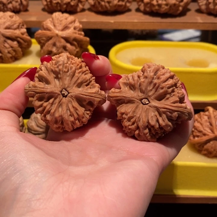 花***讲吊坠文玩核桃南疆石