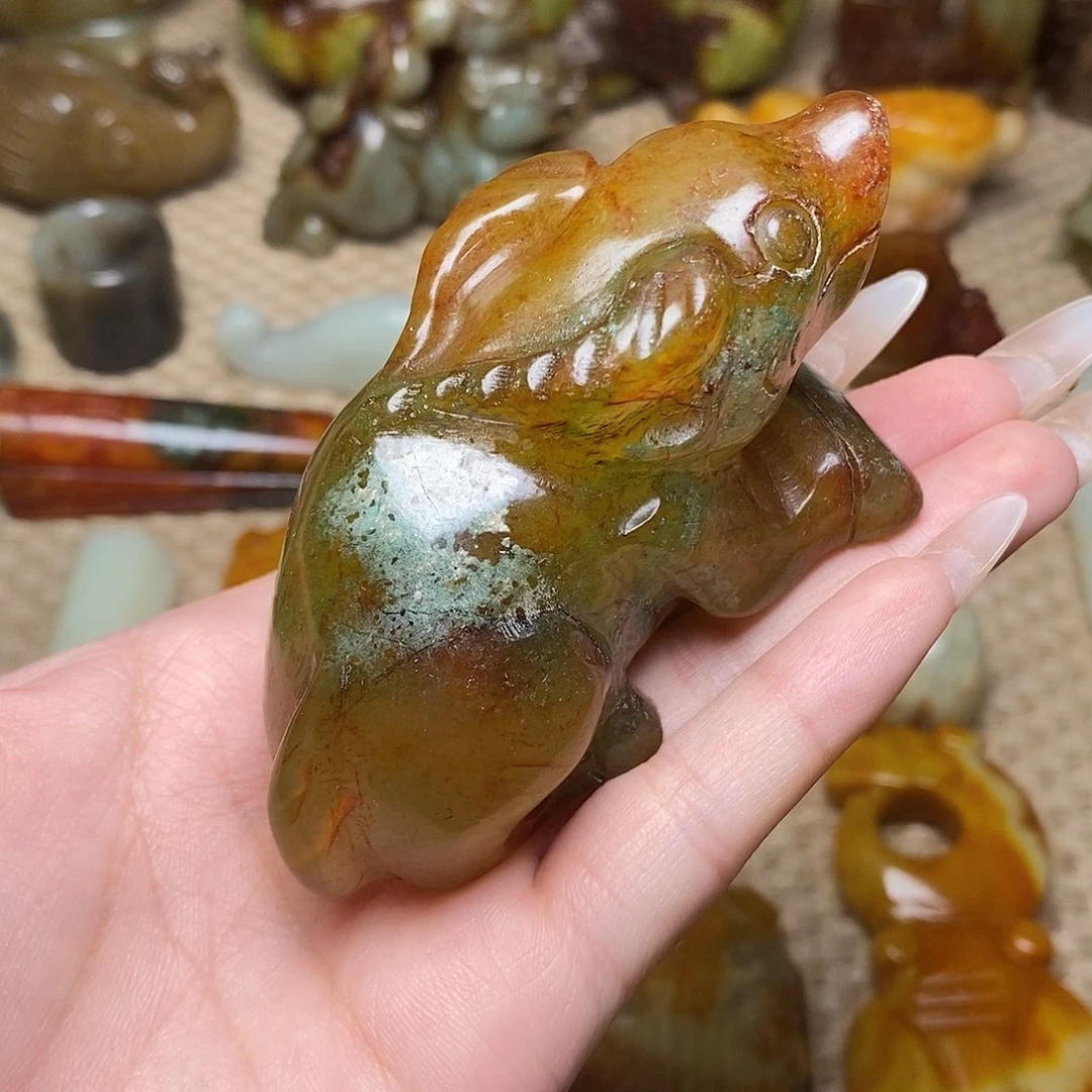 未镶嵌蛇纹石玉颈饰