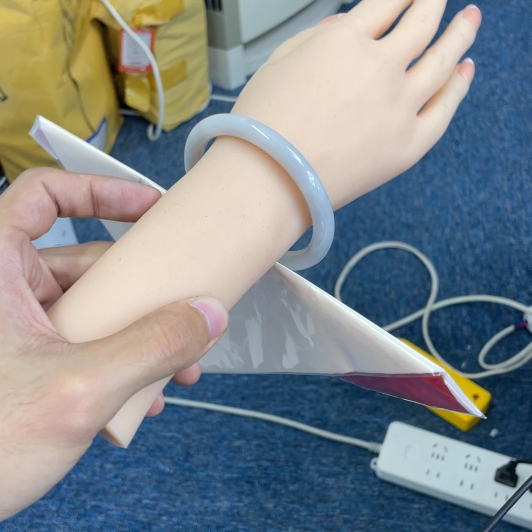 翡翠未镶嵌手镯园条美人条57/58