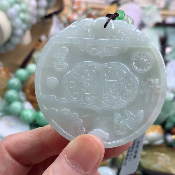 翡翠未镶嵌颈饰吊坠