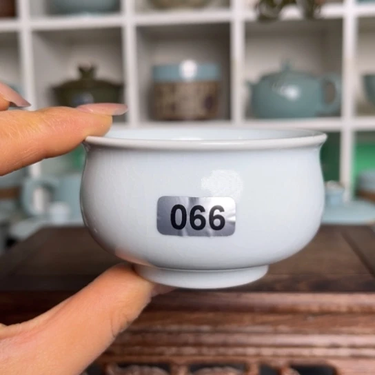 杯066月白釉炉式杯纯手工微瑕