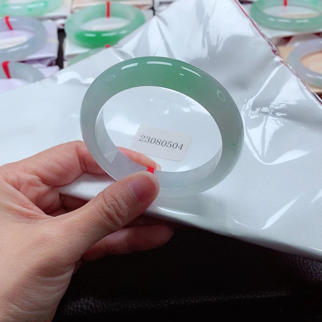 翡翠手镯未镶嵌天然A货翡翠手镯