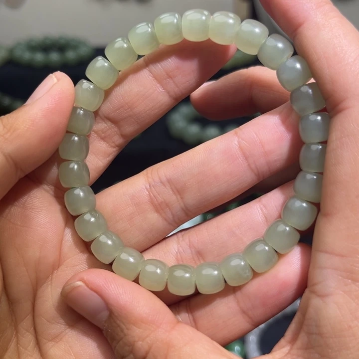 和田玉未镶嵌手链卡8