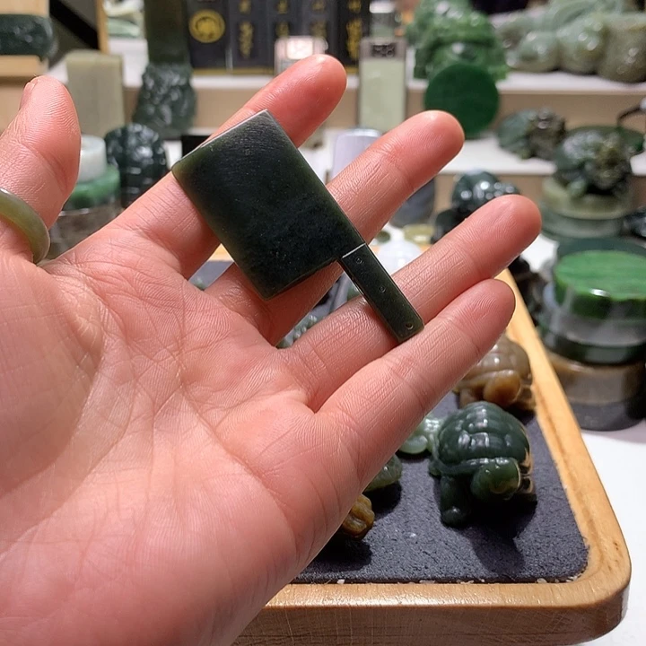 《***子和田玉未镶嵌珠宝半成品