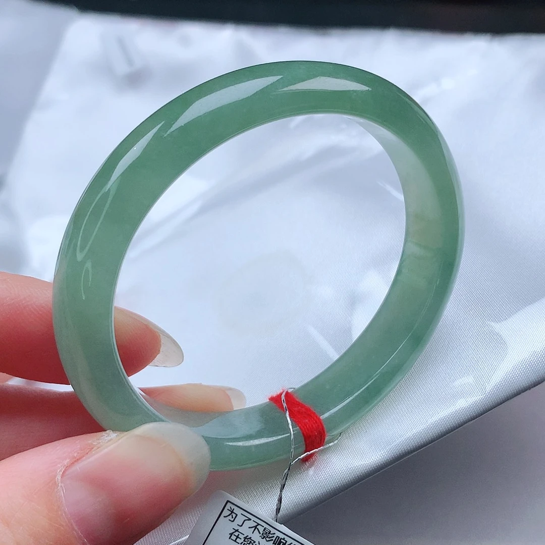 翡翠手镯未镶嵌53贵