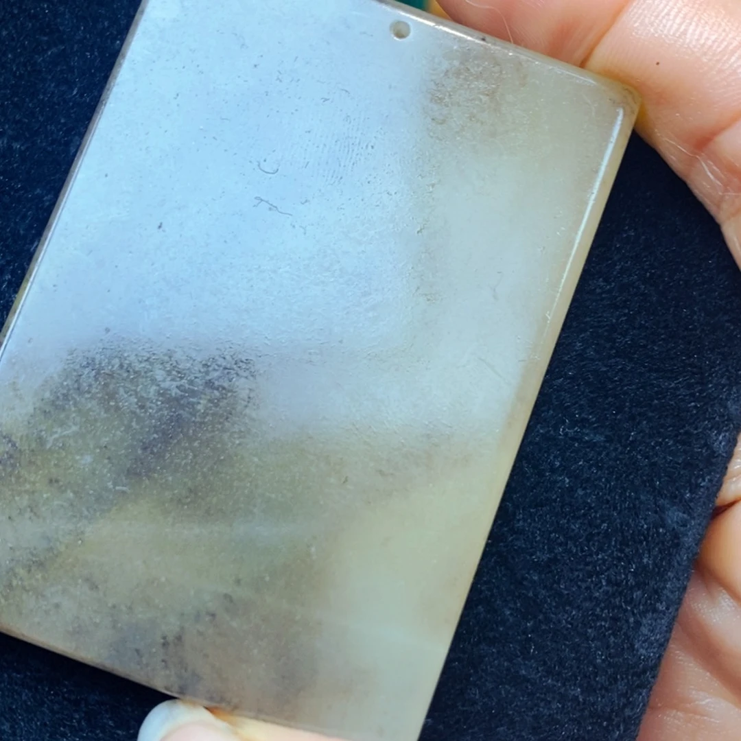 未镶嵌石英质玉（黄龙玉）颈饰