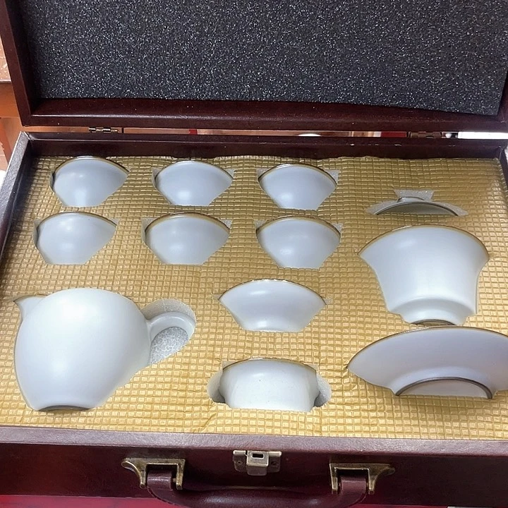 孤品茶具套装等。