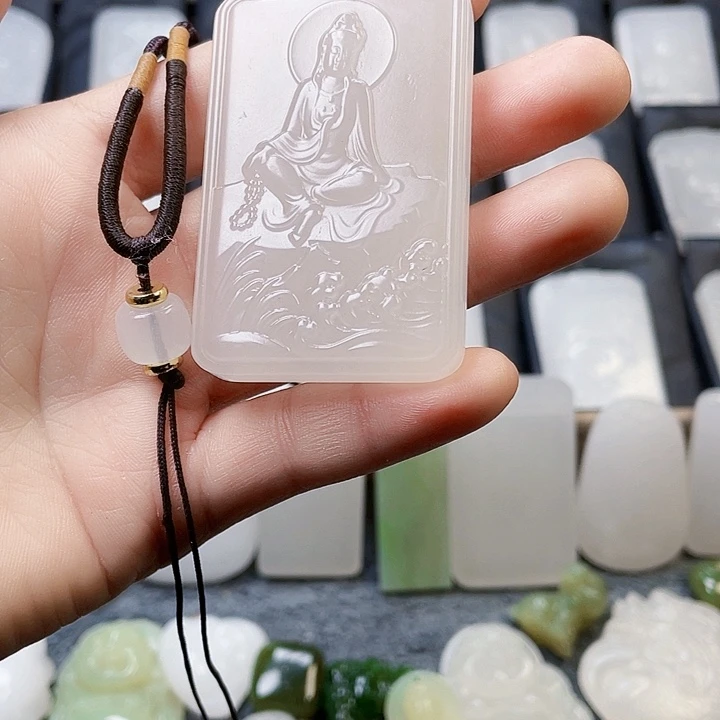 石英质玉（金丝玉）颈饰未镶嵌呀**呀新疆金丝玉双面雕刻