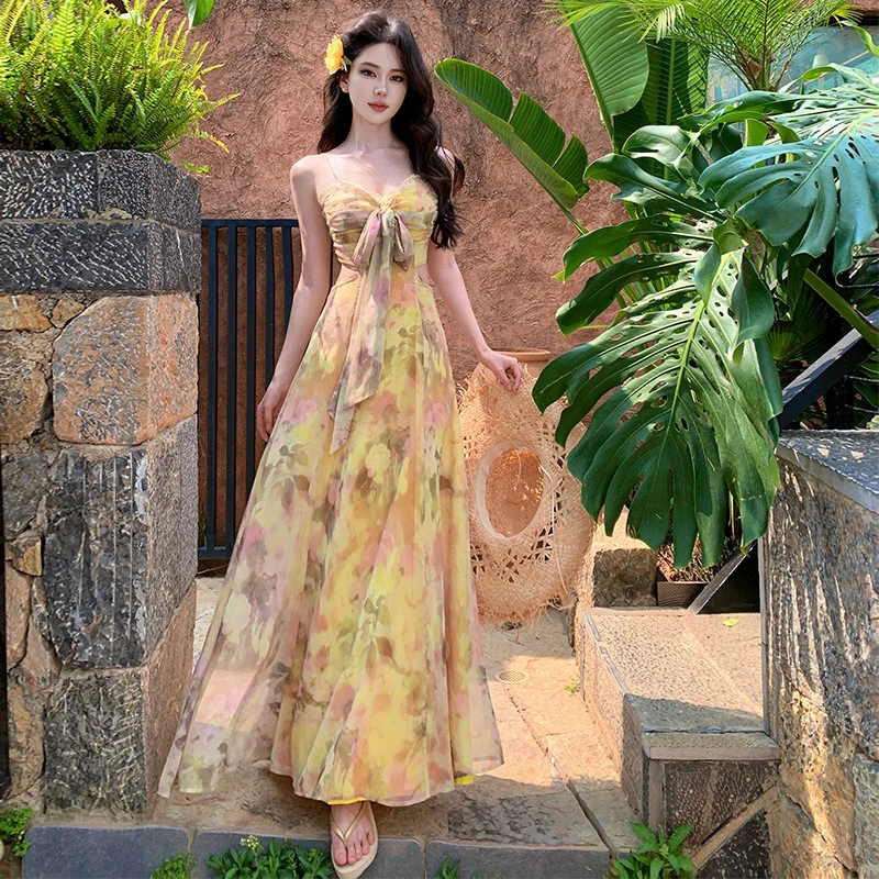 tccx9783法式度假风长裙2025夏季新款气质性感露腰印花吊带连衣裙