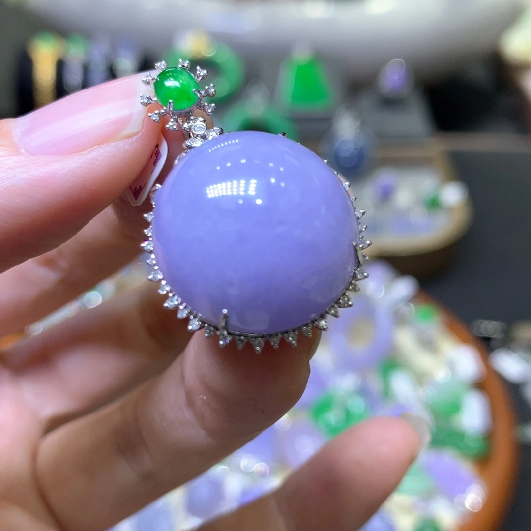【闪购商品】翡翠颈饰18K金镶嵌翡翠吊坠项链