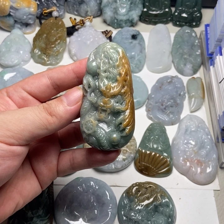颈饰未镶嵌翡翠龙牌38