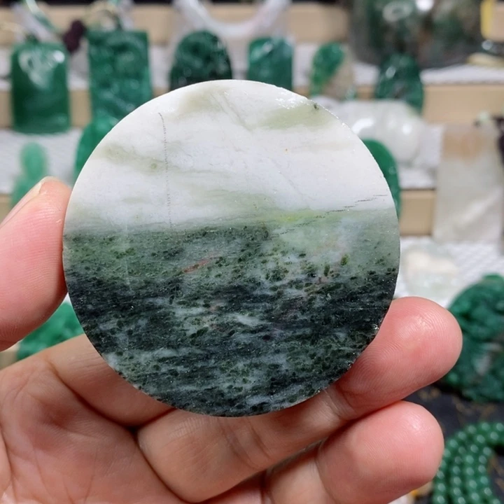 未镶嵌独山玉颈饰